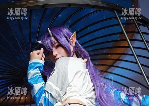 Azami的白裙套图：私拍中的闹剧，绝对白得冒泡！