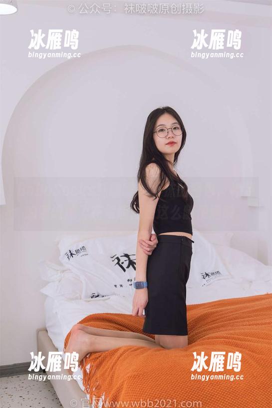BoBoSocks袜啵啵 - 小沫的图包，裸足的意识流，花絮版就是这么随便洒脱。