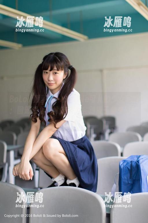 BoLoli菠萝社 - Barbie可儿的少女写真：图册背后，肯定是个会对镜子做鬼脸的怪咖！