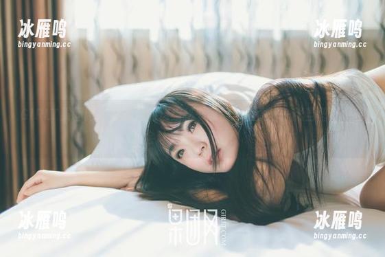 GIRLT果团网 - 梦心月的这组秘书原图，随便挑一张当壁纸，都会让人偷瞄几眼！