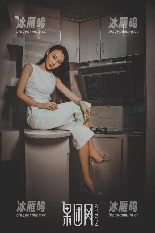 GIRLT果团网 - 更新出炉！王语纯的圣诞写真，拍下了你我他的节日情愫