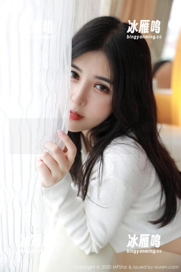 MFStar模范学院 - 艾莉Evelyn的全套水手服，光看这照片都感觉春意盎然。