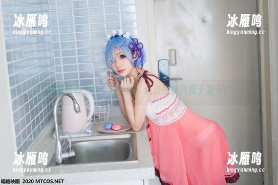 喵糖映画热裤女孩在线：谁说短裤只属于夏天？