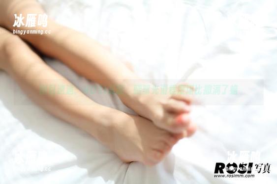 ROSI 图包速递:ROSI美腿,腿部光滑程度堪比撒满了蜡