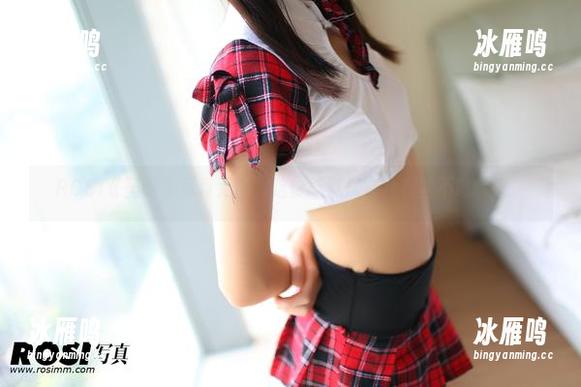 ROSI《圣诞》写真更新，这份“喜庆”我有些不敢恭维。