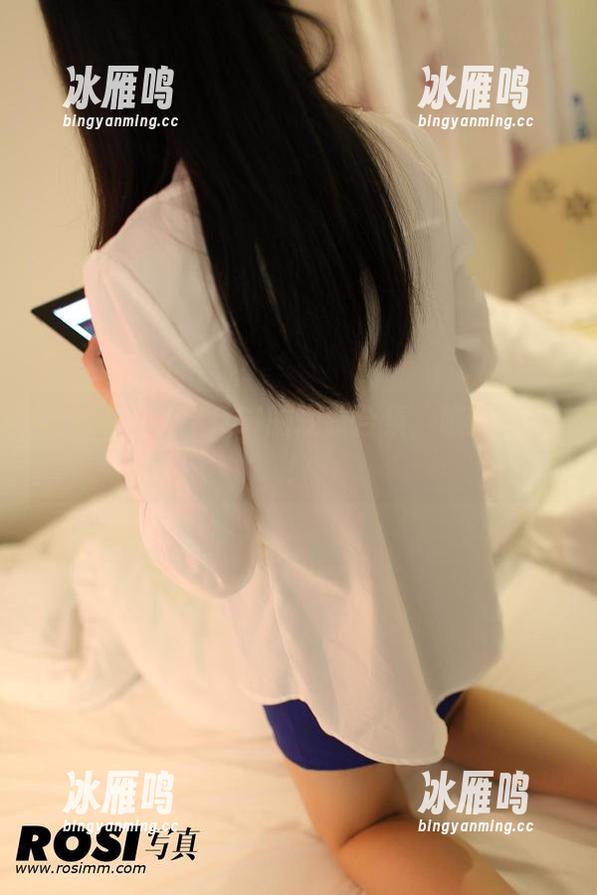 ROSI写真 翘臀专辑,ROSI的观看合集,瞧这姿态!