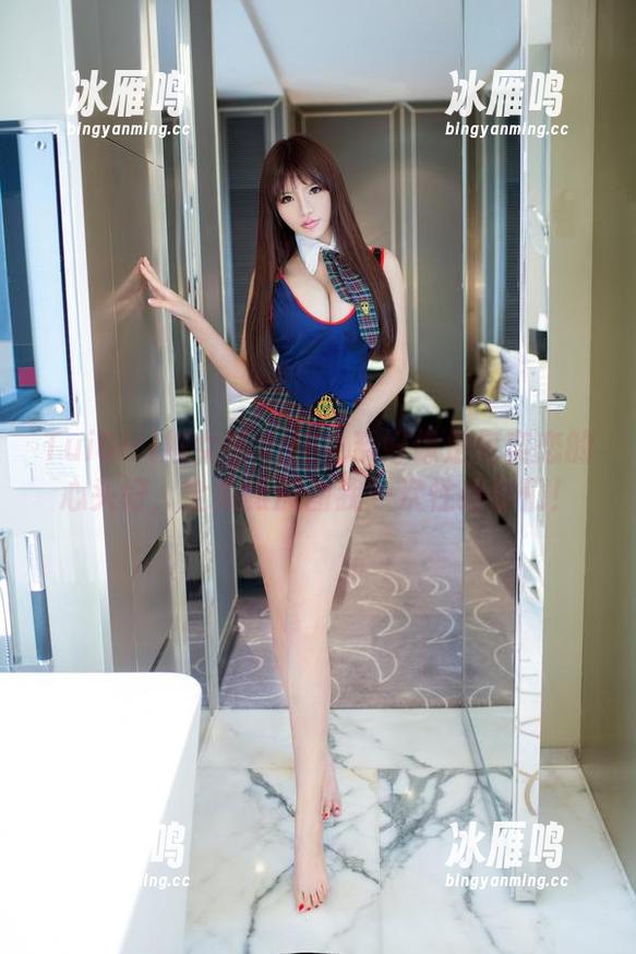 TuiGirl推女郎 - 纯白系好像是何奕恋的心头好，全集跟原图我一次性给你们！