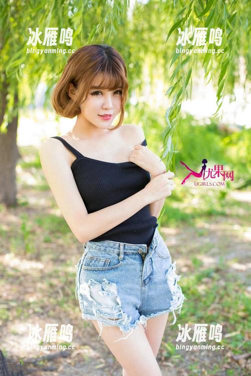UGirls尤果网 - Zora若拉的黑白作品，你以为只是图片？不，这简直是我对人生的深刻反思。