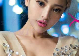 UGirls尤果网 - 看！安沛蕾怎么用原图俘获了学妹的灵魂