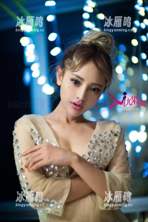 UGirls尤果网 - 看！安沛蕾怎么用原图俘获了学妹的灵魂