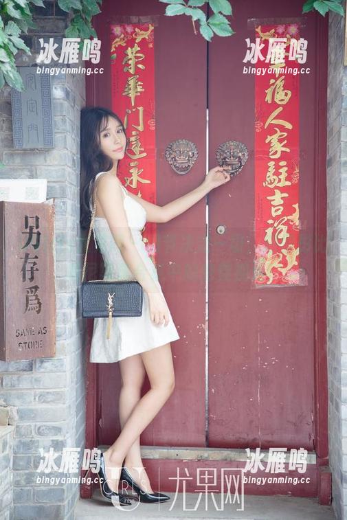 UGirls尤果网 - 细节决定一切，赵伊彤比基尼写真合集中的绝佳视角！
