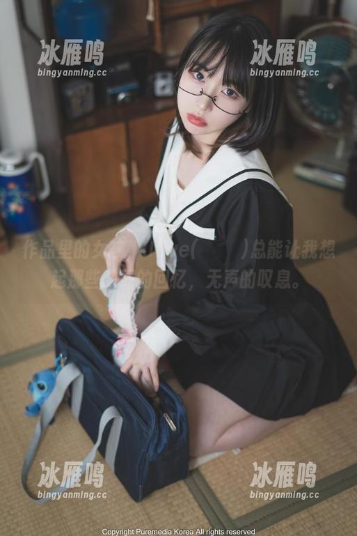作品里的女孩，Uhye(이유혜)总能让我想起那些微弱的回忆，无声的叹息。