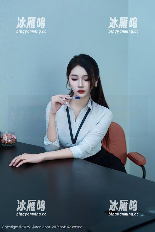Xiuren秀人网 - 初梦瑶。这些图片里，她的礼服居然让我想起了童年的那条裙子，哈哈哈！