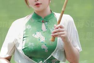Xiuren秀人网 - 举报！夏诗诗Sally泳池新作，水里太美，太干扰我思绪！
