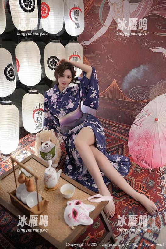 Xiuren秀人网 - 明日花桃桃全集：一个丝袜与两只腿的甜蜜对话！