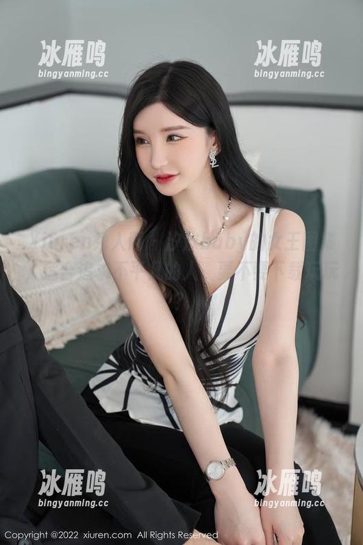 Xiuren秀人网 - 汐汐baby的女王图集，适合追求不平凡的人。要不要下载玩玩？