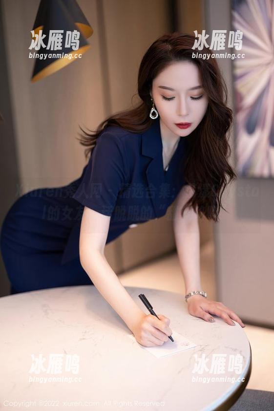 Xiuren秀人网-荡漾Crystal Xiuren秀人网 - 精选合集:荡漾Crystal的女友,活脱脱的“甜蜜陷阱”
