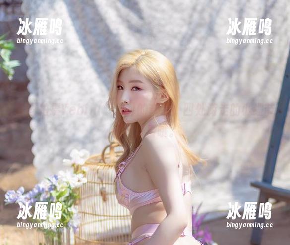 美图拍摄Yebin(전예빈)的套装，四处游走的小细节都好好看哦。