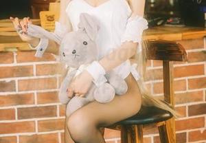 户外写真全套上线，aqua水淼真能把‘风吹起’作为标签？
