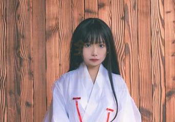 “一北亦北”写真全集：让人意外的内衣选择