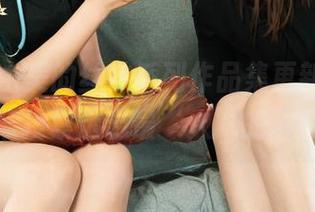 丽柜 - 由美的丝袜系列作品集更新中，快让大家投票选出最‘火’的那一双！