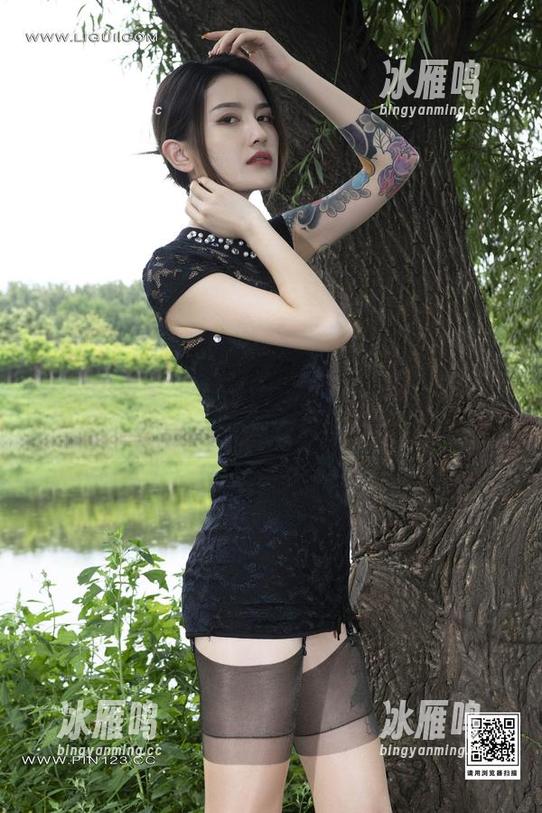 丽柜 - 进入蕊蕊的黑色图包，谁说黑色就不能有色彩？