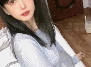 拒绝平庸，原图与图册齐飞：倦倦喵的豹纹神态。