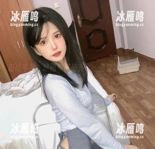 拒绝平庸，原图与图册齐飞：倦倦喵的豹纹神态。