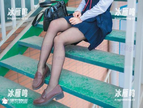 锁住草莓甜心的味道：兔玩映画的无圣光图片，轻松giveup不想走！