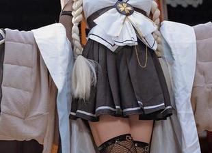 当咬人小小兔遇到吊带，这写真集绝对让你眼睛一亮！