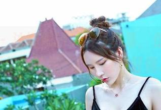 嗲囡囡 - 沐娜娜的女孩写真集，仿佛在挑逗你的神经，竟是这般轻佻。