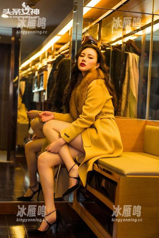 头条女神 - 合并记忆：莫晓希与贵妃醉酒写真合集中的小细节