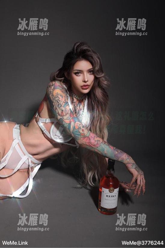 微密圈 - 没圣光，只有原图，这礼服怎么竟能让我疯狂脑补？奈斯希希真懂我！