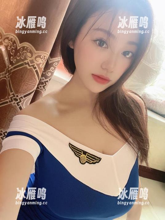 微密圈 - 必看奶宝妹纸的新作：蓝色制服，在线确实多了份清新。