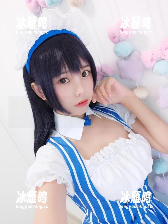 小野妹子w 注意!小野妹子w又更新美图了,姐姐的姿态好像在偷偷说些什么。