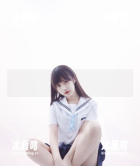 护士服下的小鹿鹿shika，图片尽显无圣光风采，不怕没风头。