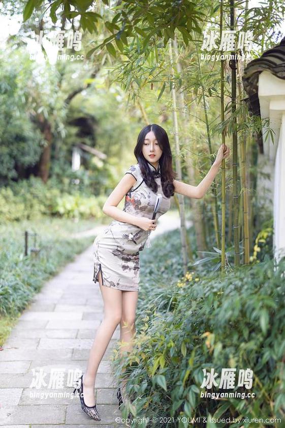 尤蜜荟 - 周于希sandy在线画像，姐姐的照片一样香，偶尔路过的我都想要举个小手说“好来哦！”
