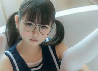 把童年cos当成日常：幼水铃衣分享‘盘点我的奇妙服装经历’！