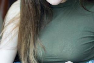 推女神 - 岑苑之barbiebaby的睡衣作品，总有一种“我刚睡醒但还想吃”的冲动