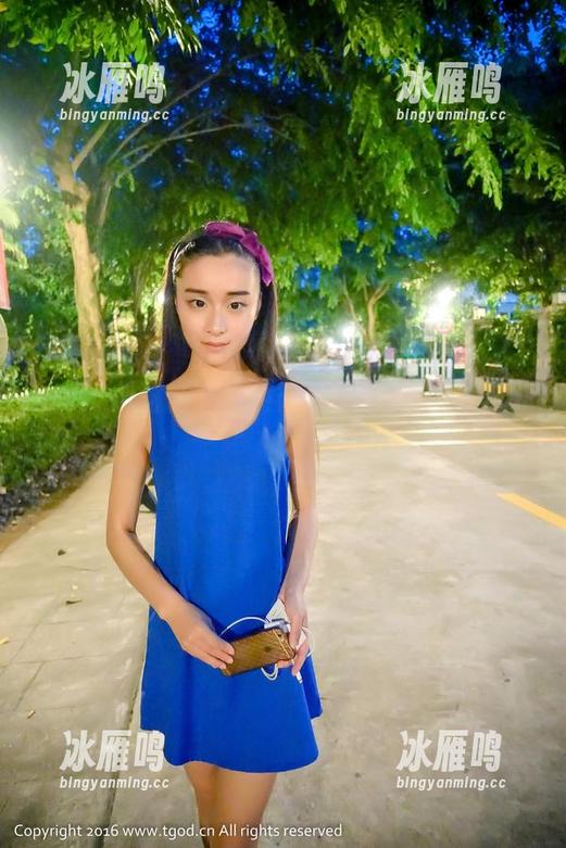 推女神 - 杨上萱的空姐之旅：一趟美图飞行，不含额外收费哦！