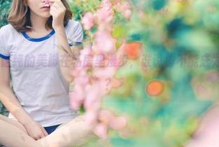 推女神 - 王语纯的美脚在私房里漫步，谁说脚不能成为美丽的焦点？