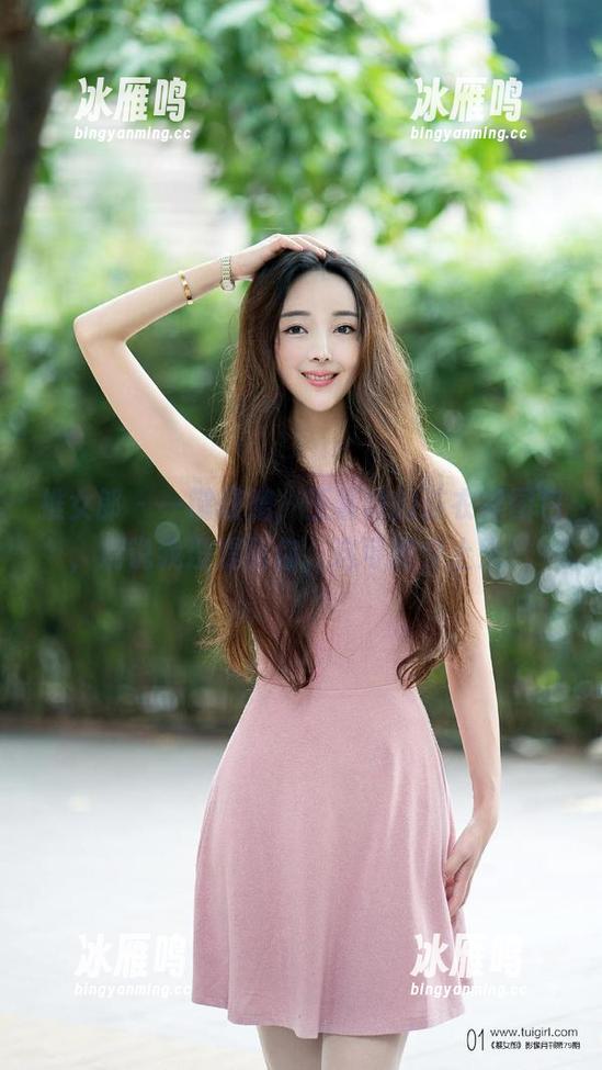 推女郎 - 一键获赠，王馨瑶的连衣裙图包，别说我没提醒你，这可能会上头！