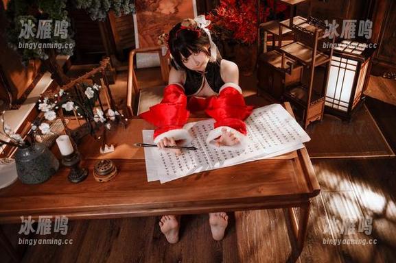 最近上传到图库的：肉丝风暴，又被“是三不是世w”搅动了