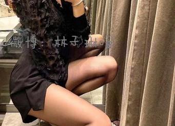 微密圈 - 林子琳喵的体操服写真，是幽默与优雅的完美组合！