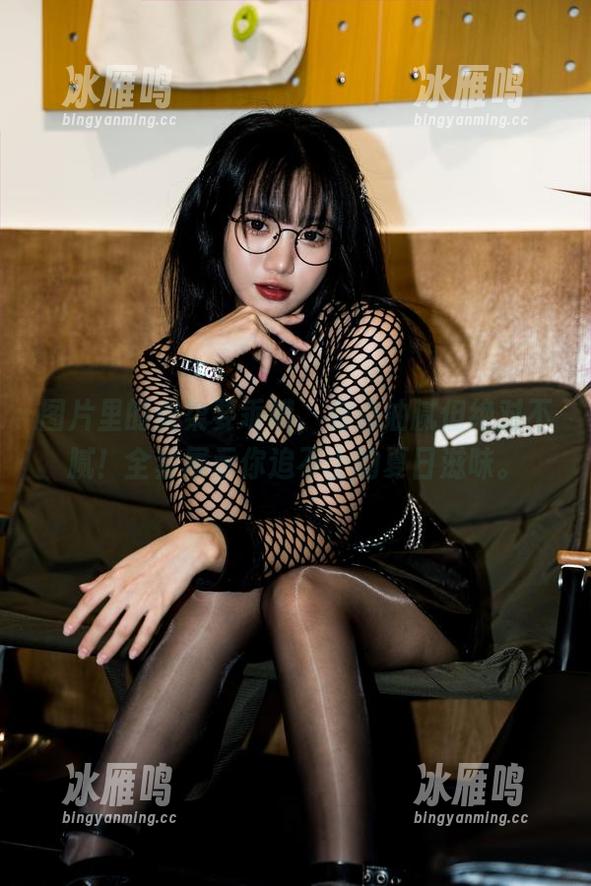 图片里的柒柒要乖哦，有点油腻但绝对不腻！全套展示你追不上的夏日滋味。