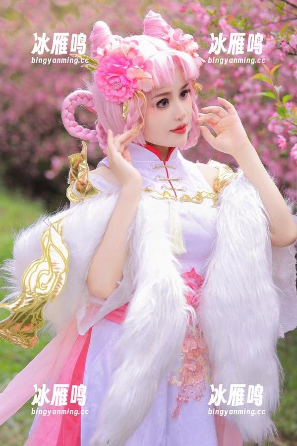 桃暖酱＋高清美图，泳装搭配得精致，这气场，不能小觑！