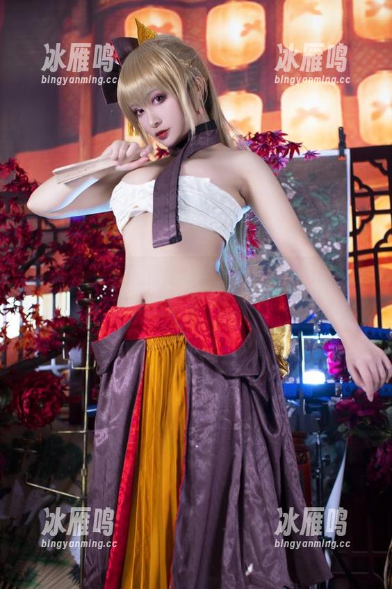 谁说小红帽只能是甜美的？洛璃LoLiSAMA这次玩转暗黑风，更新不止。