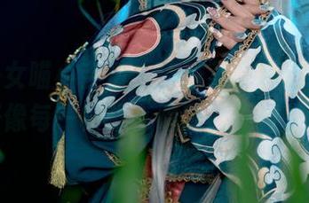 爆机少女喵小吉情人节推荐，精选写真集—就好像每一帧都在唱歌，调皮又迷人。