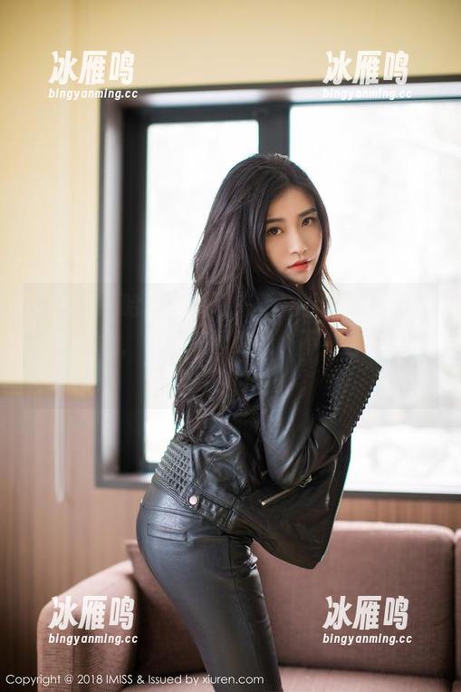 爱蜜社 - 哈哈，福利来了！看杨紫嫣黑丝气质美女，记得擦眼睛哦，不然会眨巴傻的！