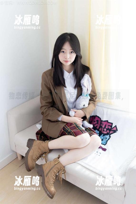 物恋传媒 - 婷婷的裸足诱惑：免费图集，欢迎入坑